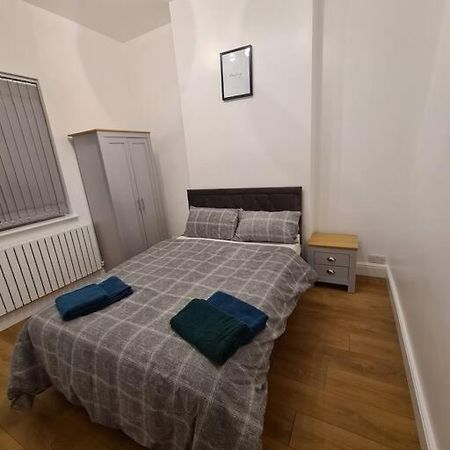 Luxury One Bedroom Flat Лондон Экстерьер фото