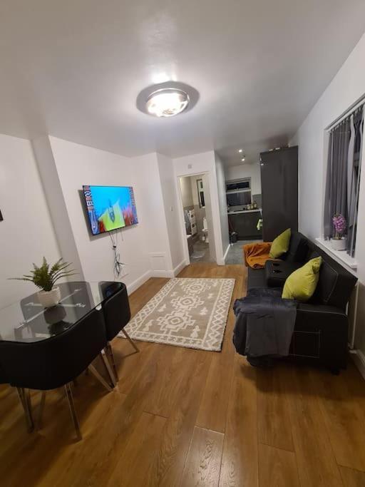 Luxury One Bedroom Flat Лондон Экстерьер фото