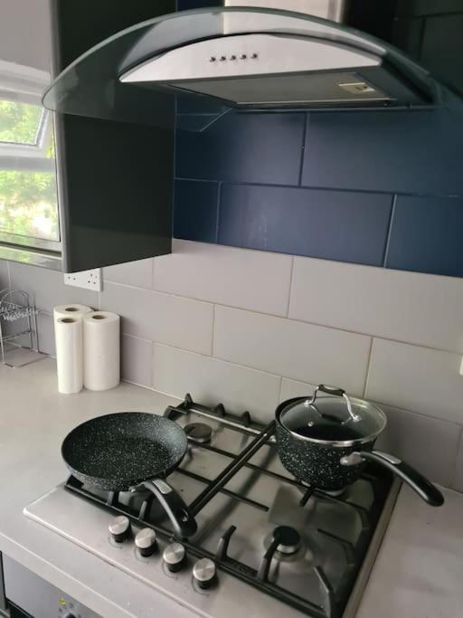 Luxury One Bedroom Flat Лондон Экстерьер фото